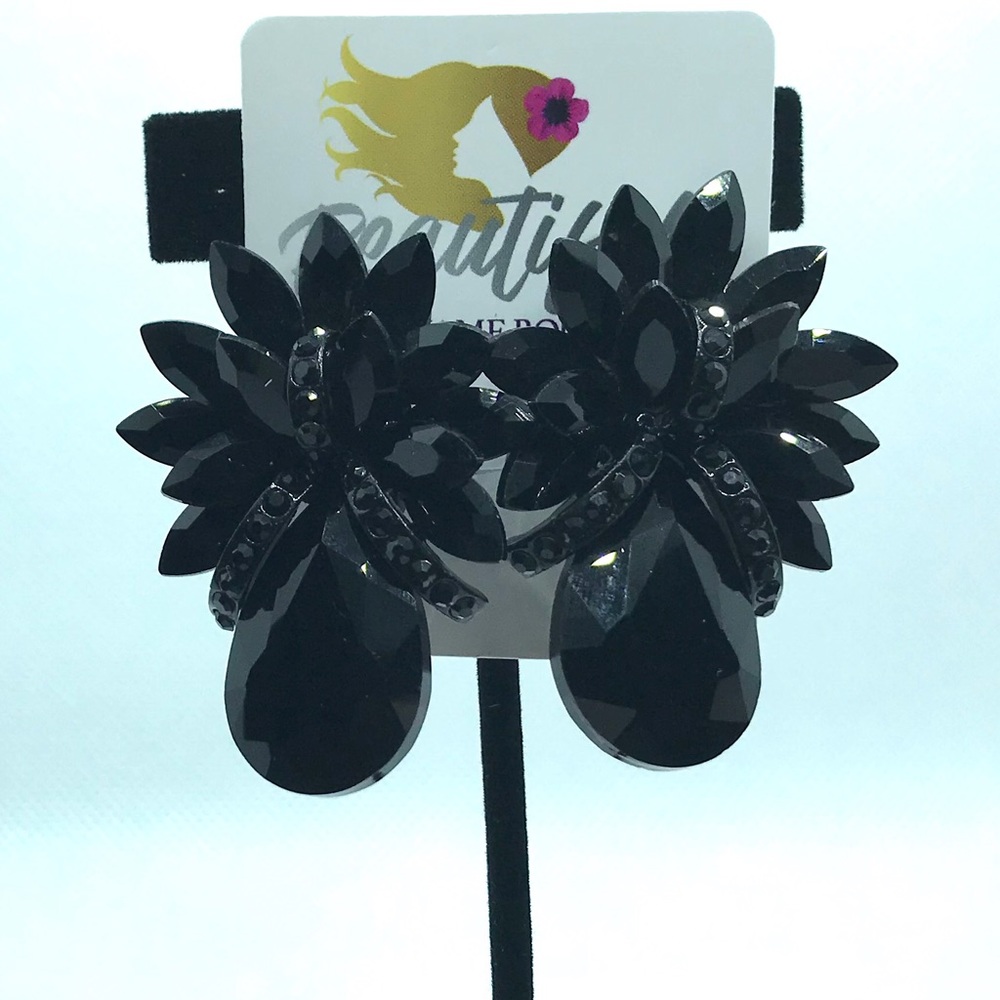 Women’s Black our earring clip on